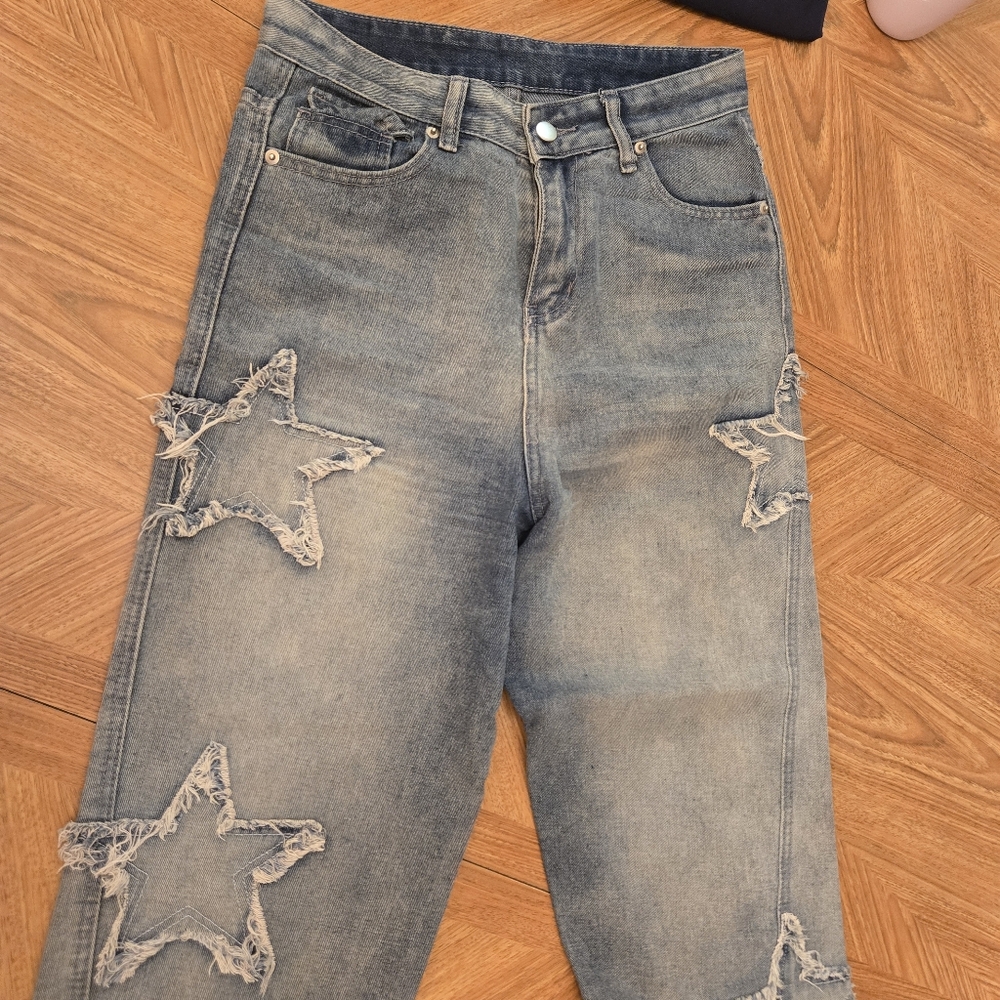 Women's Highwaisted Distressed Star Patch Jeans
